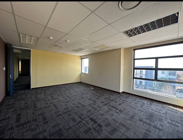 432M² OFFICE TO LET IN ECO PARK ESTATE